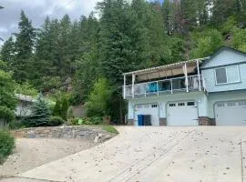 West Facing Waterfront Retreat