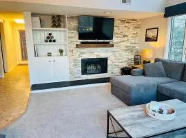 Beautiful Mountain Getaway - Walk to Everything!