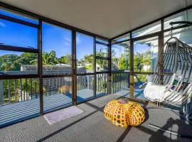 Sunny Stunner by the Sea Browns Bay Escape