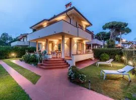 Villa by the Beach in Marina di Pietrasanta