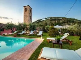Farmhouse near Lucca with Pool