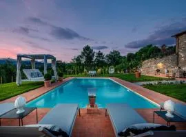 Villa in Lucca with Pool and Scenic Views