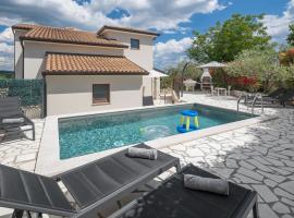 4 Bedroom Gorgeous Home In Nova Vas，位于Nova Vas的酒店