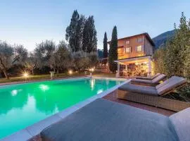 Villa near Lucca with Private Pool
