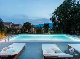 Villa in Tuscany with Private Pool and Charm, hotel v destinaci Bientina