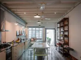 Ah Tong Residence by Aayu - 3 mins walk to Kimberley Night Market