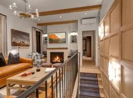 Blue Church Lodge G condo