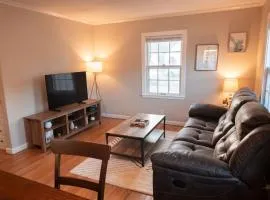 Cozy 2BR Retreat Near Hospitals
