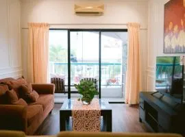 Petronella English Apartment Marina court