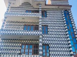 Madame Flexstay Girls Hostel