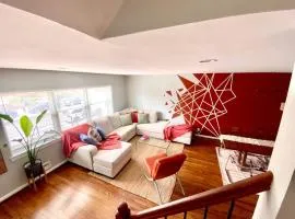Easy PATH&Bus access- NYC| designer home + Deck.