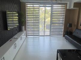 Lagoon view Family Suite in Pico De Loro Cove, Nasugbu, apartmán v destinaci Nasugbu