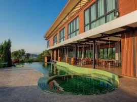 Breeze Hill Resort