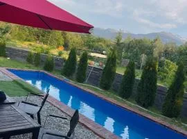 Mountain Views Chalet