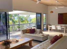 Harrisons Retreat Premium Stay, ξενοδοχείο σε Cable Bay