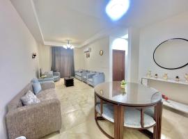 Elegant Apartment with Two Bedrooms in New Alamein, hotel ob plaži v mestu El Alamein