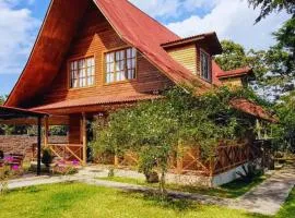 La Casa de Darío - Hospedaje y Casa de Campo en Oxapampa con Piscina