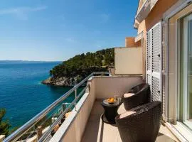1 Bedroom Stunning Apartment In Milna