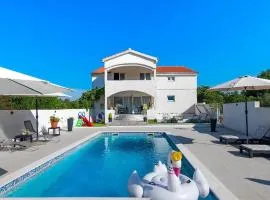 Pet Friendly Home In Lozovac