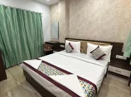 SANIDHYAM by HOTEL SAHU Near Kashi Vishwanath Temple Gate