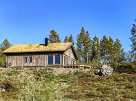 4 Bedroom Nice Home In Vinje, hotel de luxo em Trovatn