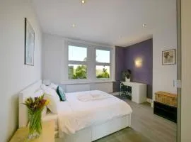 Apt w Garden Oasis in Finchley