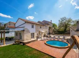 Villa Milena, a Rustic Summer Haven with Pool, Pets Welcome!