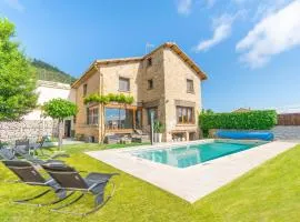 Casa los Corrales, espaciosa casa con piscina próximo a pamplona