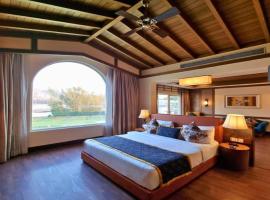 The Hridayesh Spa Wilderness Resort, hotel de 5 estrellas en Garjia