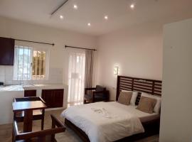 Paradise Beach Appart with Kitchen by Casa, hotel v destinaci Kribi