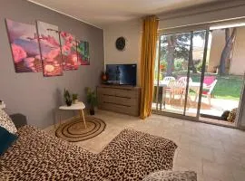 T2 RDC à Canet en Roussillon Europa 4 pers ,piscine,clim, tennis, parking