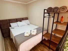 Loft novo, colchões com massagem, mobiliado e aconchegante