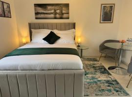 The Opal Lux, logement avec cuisine à Stanwell