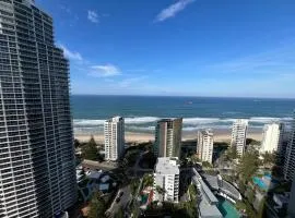 Luxe Skyline 2B Apt at SkyPoint