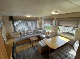 Baileys Caravan Hire - Sealands Plot 26 - Dog friendly, hotel i Ingoldmells