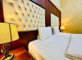 Clover Hotel