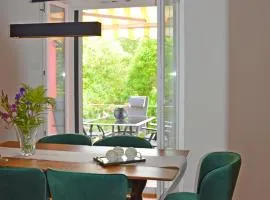 SEA and SUN Ankaran, near the Beach, free Parking and Wi-Fi, stunning sunset, 80m2
