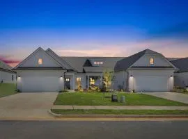 Modern Nest - Huntsville Hideaway home