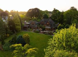 Chimneys Hot Tub Country Escape，斯托橋的飯店