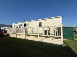Spacious 8-Berth Family Caravan with Free WiFi Sky TV