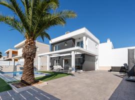 Luxury Casa Bos Palm Tree - Villa with Jacuzzi and Pool, hotel i Gran Alacant
