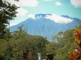 Villa Joglo tepi sungai