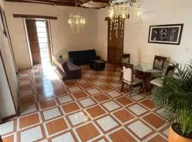 casa colonial cerca a la basílica