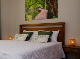 Ellara Escapes - Modern 1-Bedroom Apartment with Hill View - Sodnac, Quatre Bornes, h&oacute;tel me&eth; b&iacute;last&aelig;&eth;i &iacute; Quatre Bornes