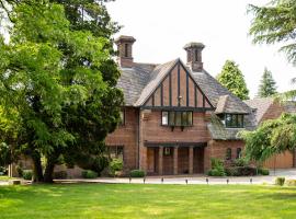 Chimneys Hot Tub Country Escape, hotel a Stourbridge