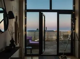 Beautiful flat with sea view & roof terrace