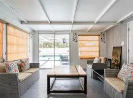 Vacation House with Heated Pool in Bradenton!