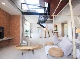 YOLO Bangkok Boutique Hotel