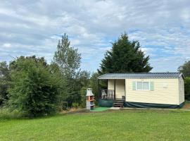 Bungalow con jardin, glamping in Entrambasaguas