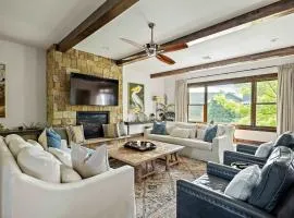 Lake Travis Luxe Villa - 4BR, Pickleball & BBQ
